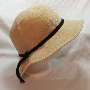 Women's wide-brimmed straw hat, elegant hat adjustable Head circ 23 inches